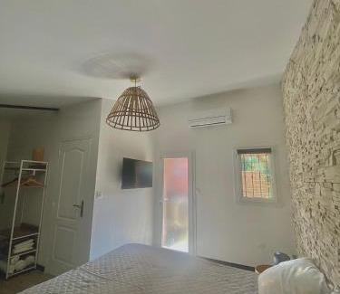 Saint-Martin-de-Crau Bed & Breakfast | Chambre cosy