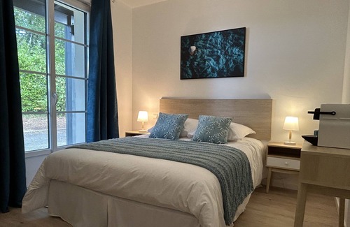 Graves-Saint-Amant Bed & Breakfast | Chambre D'hôte Rénovée au Coeur des Vignes de Cognac à 5 min du Fleuve Charente