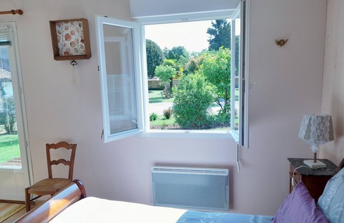 Rivieres Bed & Breakfast | Chambre D'hôtes de L'ancienne École, Indépendante, Près de La Rochefoucauld -16