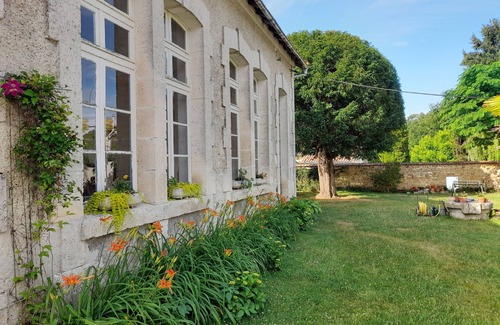 Rivieres Bed & Breakfast | Chambre D'hôtes de L'ancienne École, Indépendante, Près de La Rochefoucauld -16