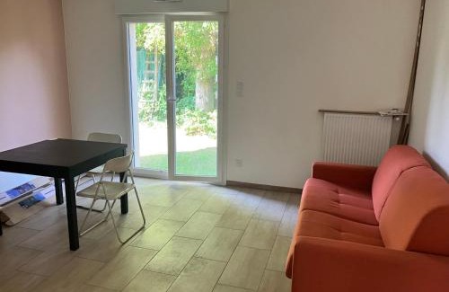 Vaires-sur-Marne House | Chambre dans une maison en Colocation proche paris et Disney Room in shared house