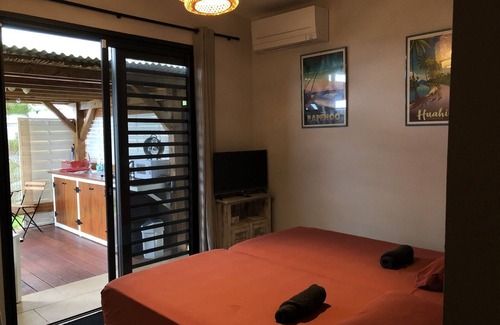 Punaauia Bed & Breakfast | Chambre Indépendante Avec Terrasse vue mer