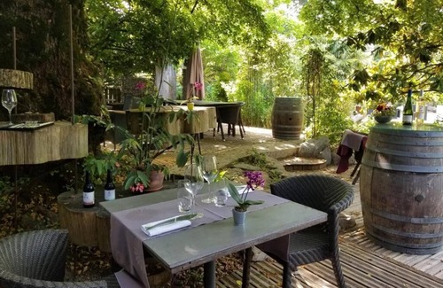 Saint-Quentin-Fallavier Bed & Breakfast | Chambre La Foudre L'Alouette, 20 minutes from the airport.