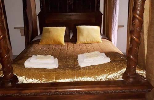 La Courade Bed & Breakfast | Chambres d'hôtes La Cure du Maine Charles
