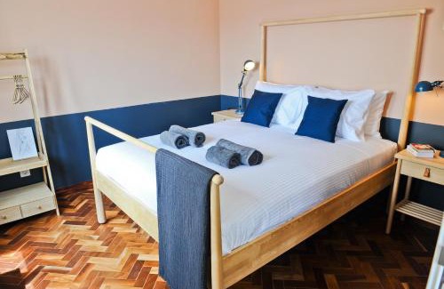 Santo Antonio Apartment | Champagne Vibes in Lisbon - By Misha's Place 5C