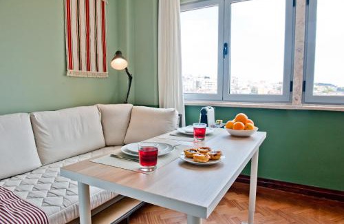 Santo Antonio Apartment | Champagne Vibes in Lisbon - By Misha's Place 5C