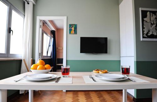 Santo Antonio Apartment | Champagne Vibes in Lisbon - By Misha's Place 5C