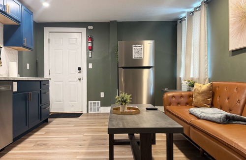 Evansville Apartment | Chandler D - KING 1BD/1BA Apt near Downtown