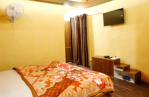 Rohru Bed & Breakfast | Chanshal Camps and Resort - Chirgaon (Rohru)