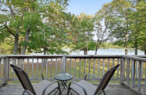 Eagle River Apartment | Chanticleer Inn 57