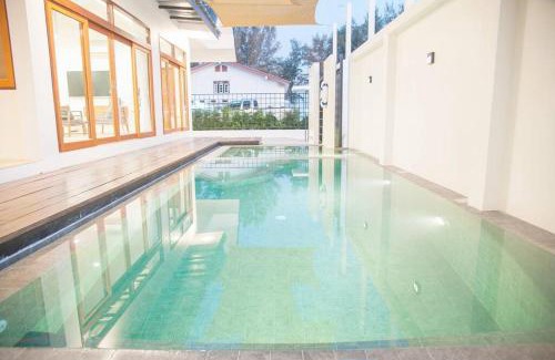 Hat Chao Samran Villa | Chao Sam Ran Pool Villa Phetchaburi หาดเจ้าสำราญ เพชรบุรี ราคาสำหรับ 8 ท่าน