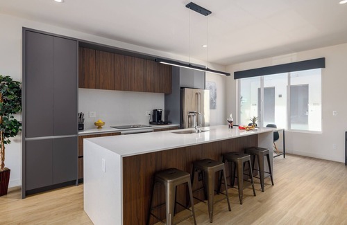 Arts District House | Chaparral - 2 Units - Jacuzzi - Heart of Old Town