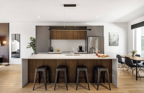 Arts District House | Chaparral - 2 Units - Jacuzzi - Heart of Old Town