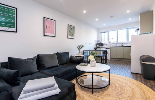 Long Eaton Apartment | Chapel Street Flat 3 - Perfect for Parks & Recreation