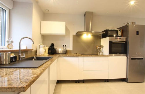 Saint-Michel-de-Montjoie Cottage | Character house with private garden, parking and pets welcome, near Mont-Saint-Michel