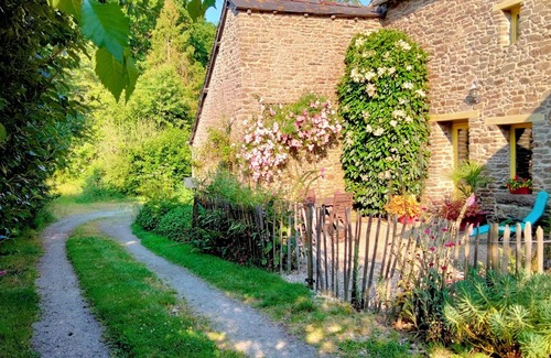 Saint-Helen Cottage | Character cottage between Dinan and St Malo. Quiet, close to tourist sites