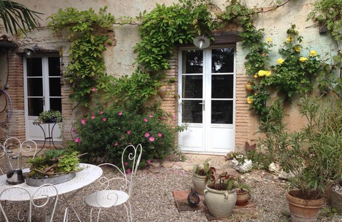 Lisle-sur-Tarn House | Character house with garden in a 13th century Bastide