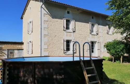 Nouvelle-Aquitaine House | Character house with garden & swimming pool