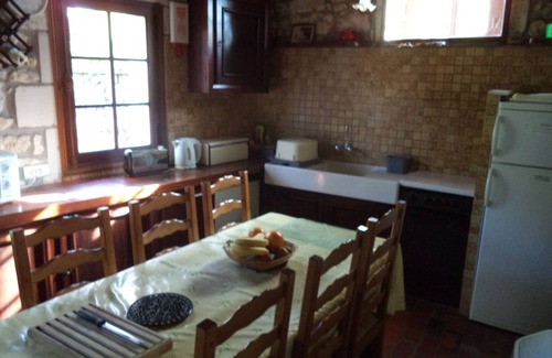 Balanzac Cottage | Character traditional Charentais cottage in rural location 20 minutes from Royan