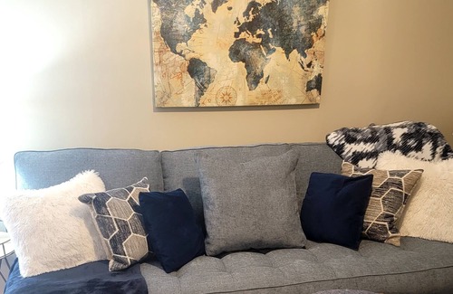 Jefferson City Apartment | Charlie's Cozy Crib