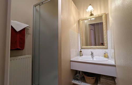 Tavers Bed & Breakfast | Charm in the heart of castles: Room with Wifi