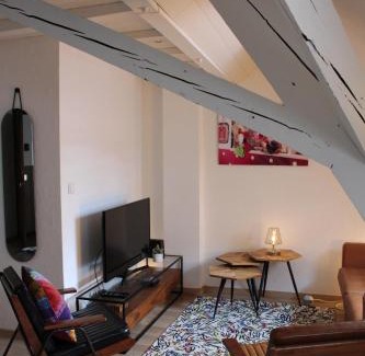 Poincare Apartment | Charmant duplex privatisé, climatisé, 2 chambres