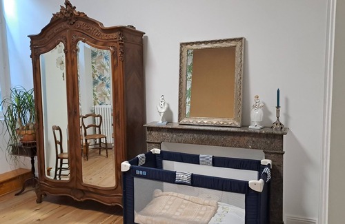 Beaumont-de-Lomagne Bed & Breakfast | Charmant Gite aux Beaux Volumes, Jardin Privé, Idéal en Familles