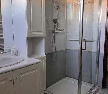 Volx Apartment | Charmant haut de Villa