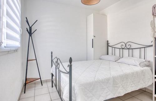 Biscarrosse Apartment | Charmant T2 avec terrasse, climatisation et WIFI - Quartier résidentiel à Biscarrosse - FR-1-521-217