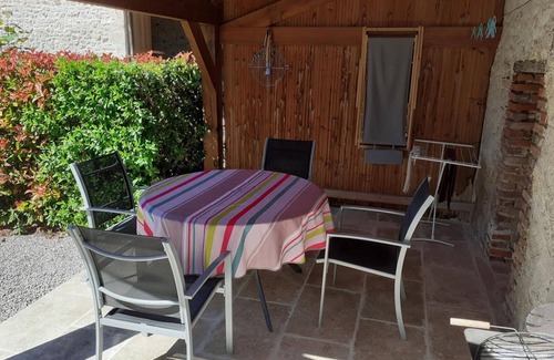 Louchy-Montfand Cottage | "Charmante maison rénovée avec jardin et wifi, idéale pour le télétravail près de Vichy"