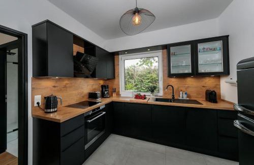 Bornstedt Apartment | charmantes Townhaus mit Garten, W-LAN & Netflix