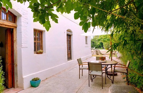 Churriana de la Vega House | Charming rural house with swimming pool 3 km from the city of Granada. parking