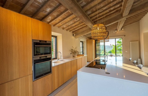 Castiglione del Lago Cottage | Charming Cottage with vue- 450 M2, private swimming pool, Air-co