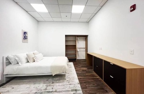 Meriden Apartment | Charming 1 BD | Metro Meriden|Pool Access|GYM