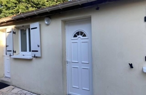 Goussainville Apartment | Charming 1-Bed Apartment 20 mins to Paris by train