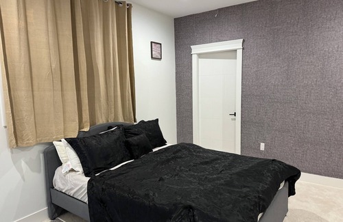 Langley House | Charming 1-bedroom in a house with AC, WiFi in Langley Township, Room in a house