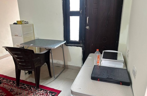 Naini Apartment | Charming 1-bedroom apartment in Rehi Taluka, Naini