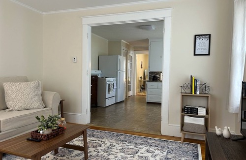 Brunswick Apartment | Charming 1-bedroom apartment in Brunswick with AC, WiFi near Bowdoin College