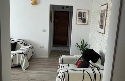 Tecuci Apartment | Charming 1-bedroom apartment in welcoming Tecuci with WiFi, AC