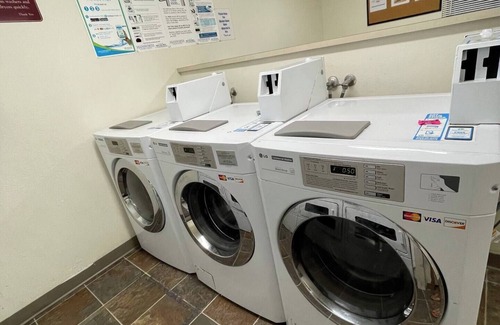SeaTac Apartment | Charming 1-bedroom apartment in superb Burien with WiFi, fitness room