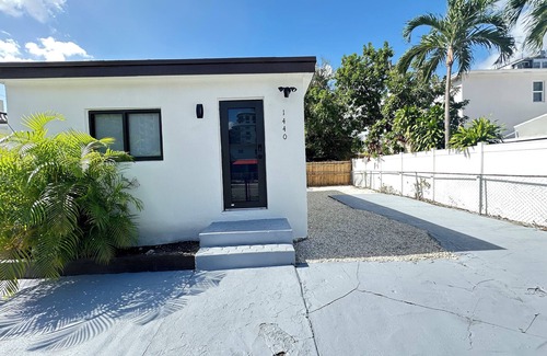 Seybold Apartment | Charming 1-bedroom apartment with AC, WiFi in Heart of Miami