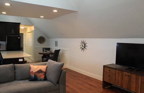Harrisville Apartment | Charming 1-bedroom apartment in marvelous Ogden with everything you need.