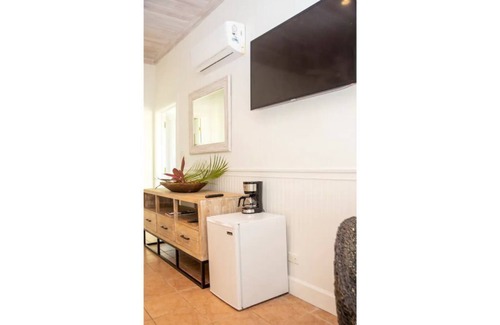 George Town Apartment | Charming 1-bedroom at Exuma Yacht Club