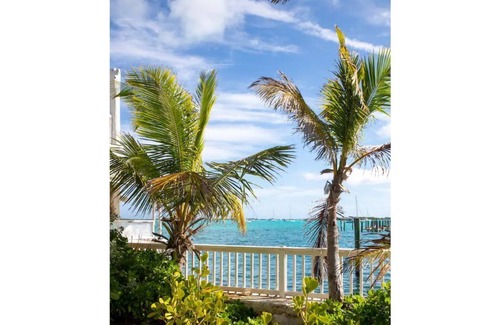George Town Apartment | Charming 1-bedroom at Exuma Yacht Club