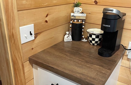 West Irondequoit House | Charming 1-bedroom bungalow in Irondequoit with Water Views and Access!