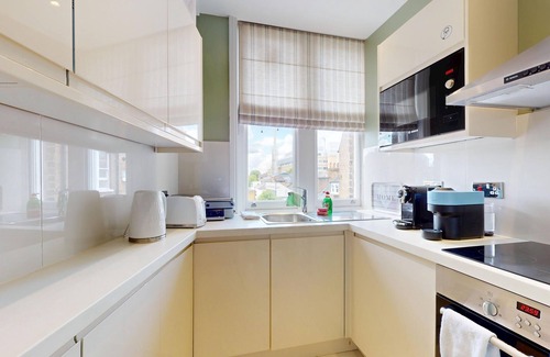 Chelsea Riverside Apartment | Charming 1-Bedroom Flat near Chelsea, 18 Min Walk to South Kensington Station