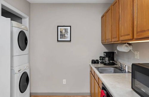 Florence House | Charming 1-bedroom house in fabulous Florence Alabama