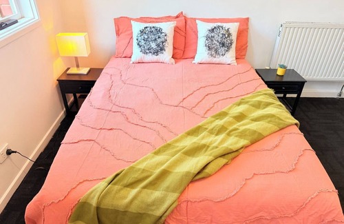 Footscray House | Charming 1-bedroom in fabulous Footscray with WiFi