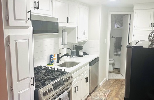 North Side Apartment | Charming 1-bedroom apartment in Mount Vernon with WiFi, AC