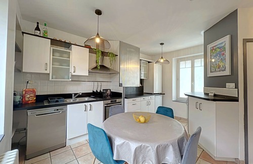 Hennebont House | Charming 1930s House in Central Hennebont - Garden, WiFi, Near Amenities
